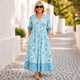 Elly - Elegant Blomstret Kjole med Afslappet Stemning