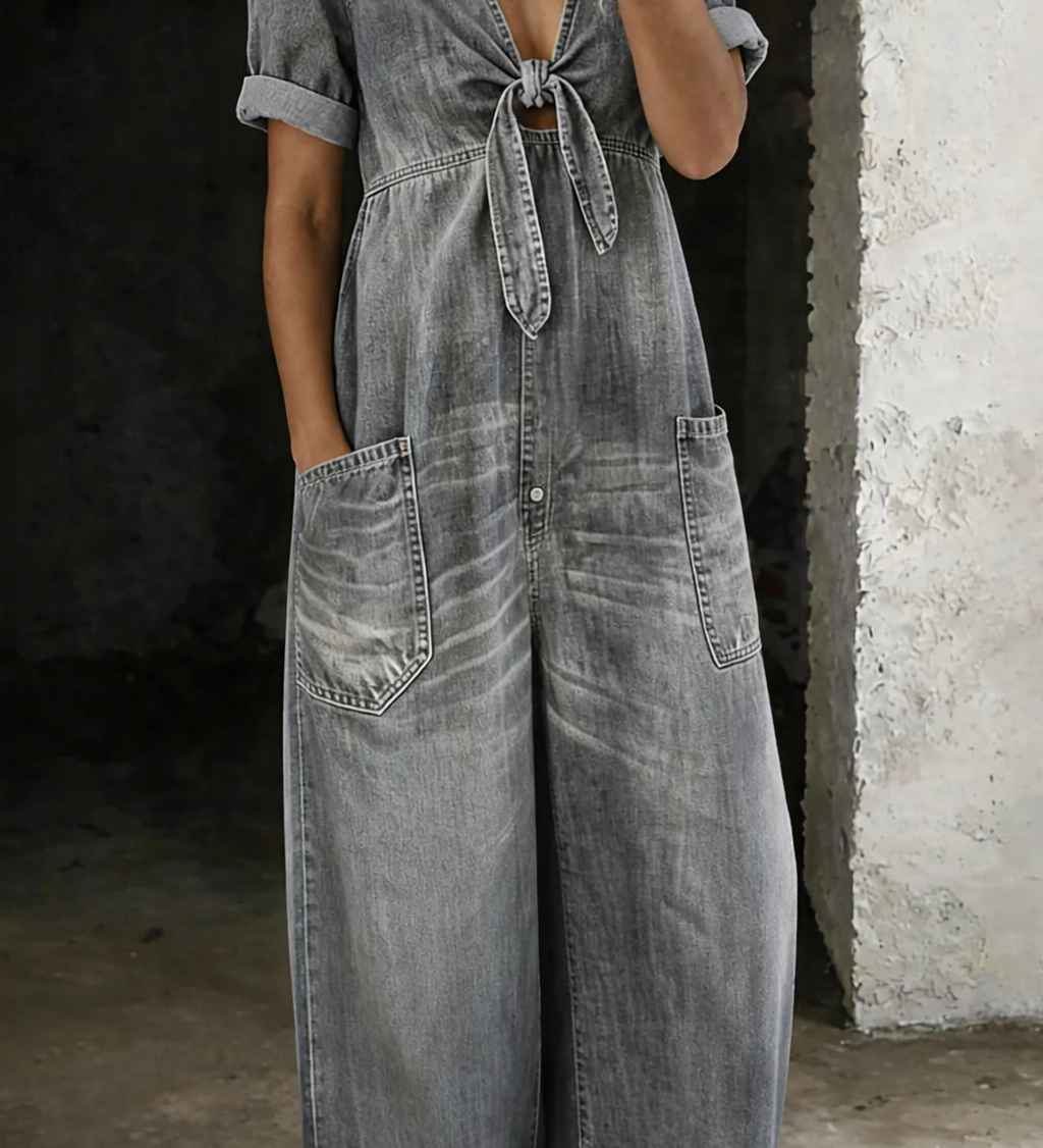 Camille - Kortærmet Jumpsuit med V-udskæring